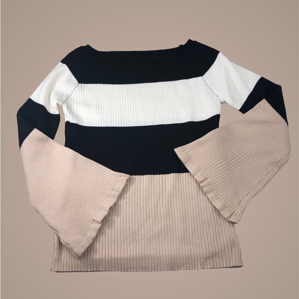 Elegant Black and White Striped Flare Top ✨Host Pic ✨ Size XL - Picture 5 of 9